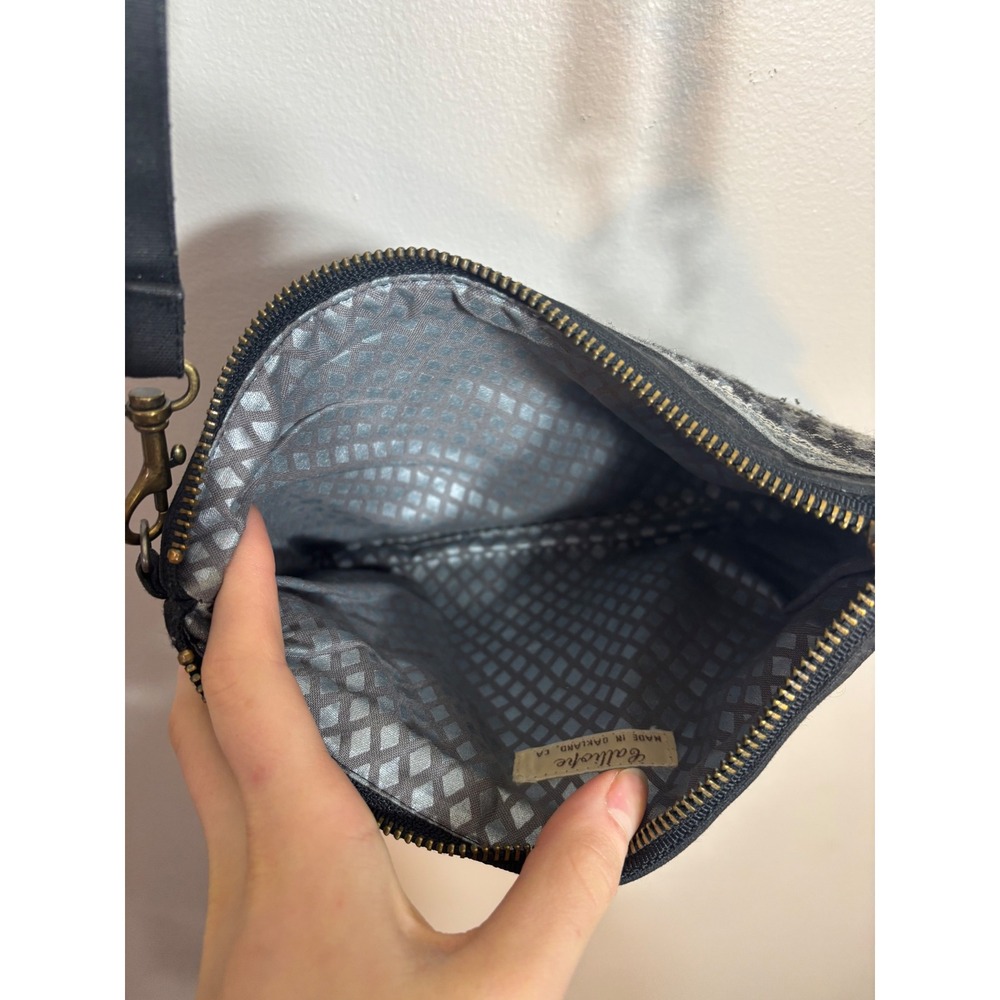 Calliope Black Gray Tribal Pattern Crossbody Purse‎ Bag With Tassel - Picture 3 of 4